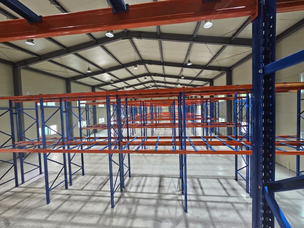 신축 창고 파렛트랙 설치